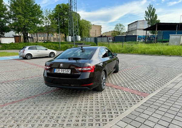 Skoda Superb cena 98500 przebieg: 98300, rok produkcji 2018 z Rybnik małe 106